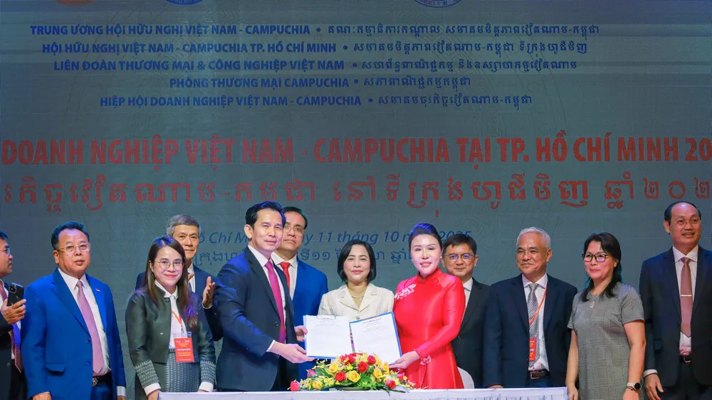 Công ty AK Food và LFB Trading đã ký kết hợp tác chiến lược nhằm xây dựng thương hiệu Việt Nam trong chuỗi bán lẻ khu vực