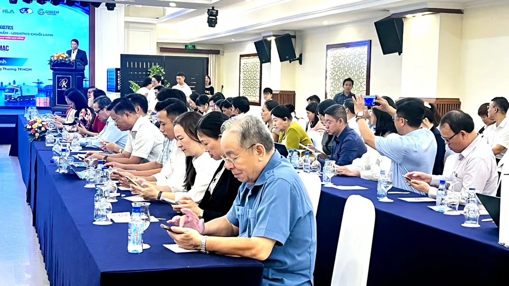 Nhiều doanh nghiệp tham gia hội nghị Kết nối cung ứng và dịch vụ logistics trong lĩnh vực thủy sản, lương thực, thực phẩm, logistics chuỗi lạnh, sáng 31-7. Ảnh: MINH XUÂN