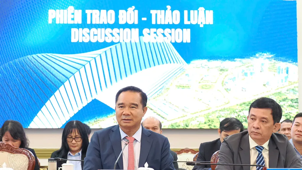 Chủ tịch UBND TPHCM Nguyễn Văn Được chủ trì phiên trao đổi, thảo luận tại Hội nghị tham vấn nhà đầu tư về định hướng xây dựng Trung tâm Phát triển Công nghệ Chiến lược TPHCM. Ảnh: HOÀNG HÙNG