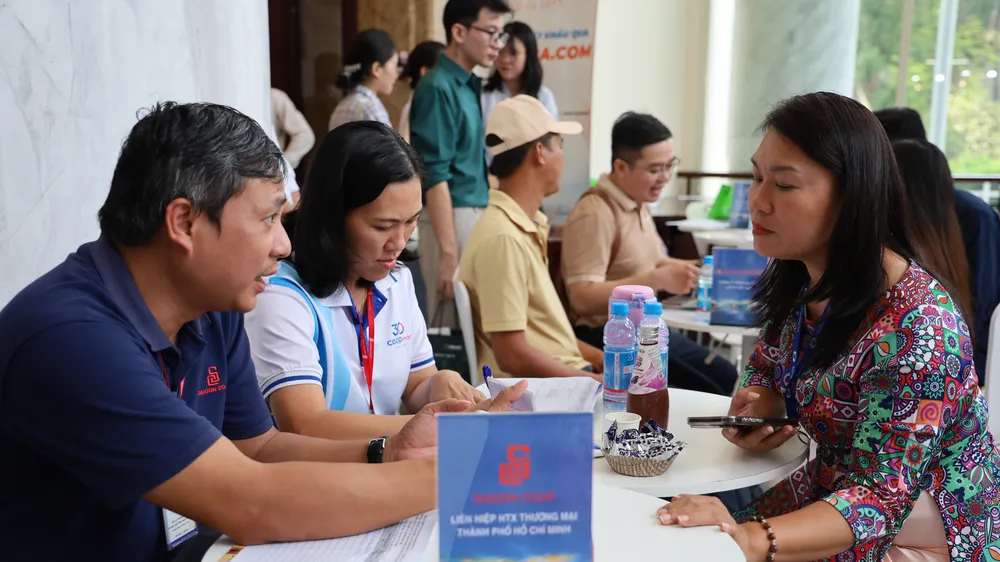Saigon Co.op gia tăng tìm kiếm nguồn nhân lực cho các điểm bán, từ bán hàng, phục vụ khách đến sơ chế, chế biến thực phẩm. Ảnh: MINH XUÂN