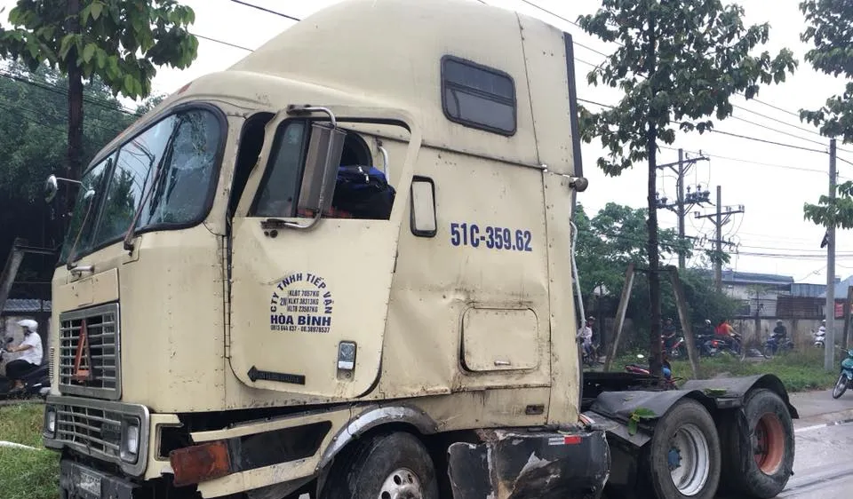 Chiếc xe bị hư hỏng sau tai nạn bất ngờ