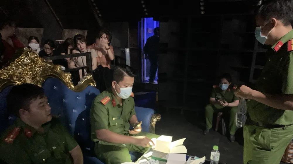 Lực lượng chức năng tại hiện trường vụ việc
