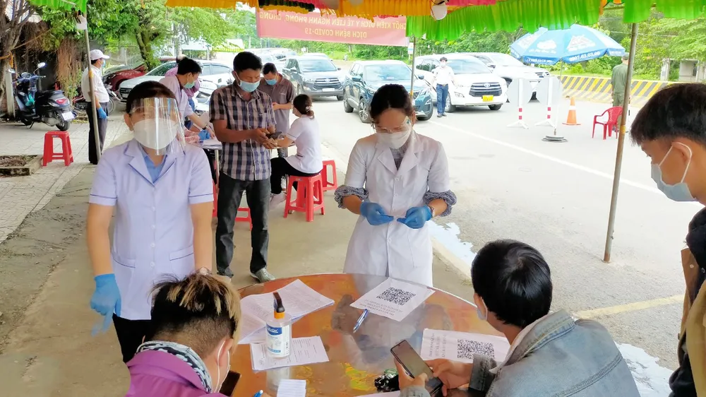 UBND huyện Bàng bàng lập các chốt kiểm soát dịch Covid-19 ở cửa ngõ ra vào địa bàn