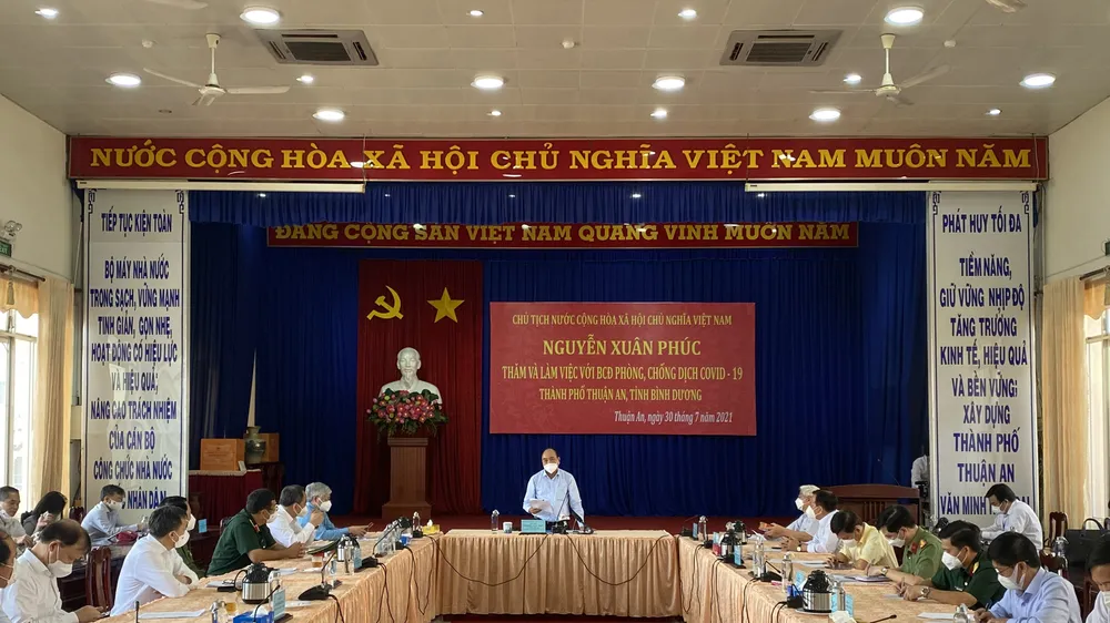 Chủ tịch nước Nguyễn Xuân Phúc phát biểu chỉ đạo tại buổi làm việc với lãnh đạo TP Thuận An