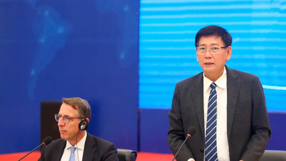 Ông Mai Hùng Dũng, Phó Chủ tịch Thường trực UBND tỉnh Bình Dương phát biểu tại buổi họp báo