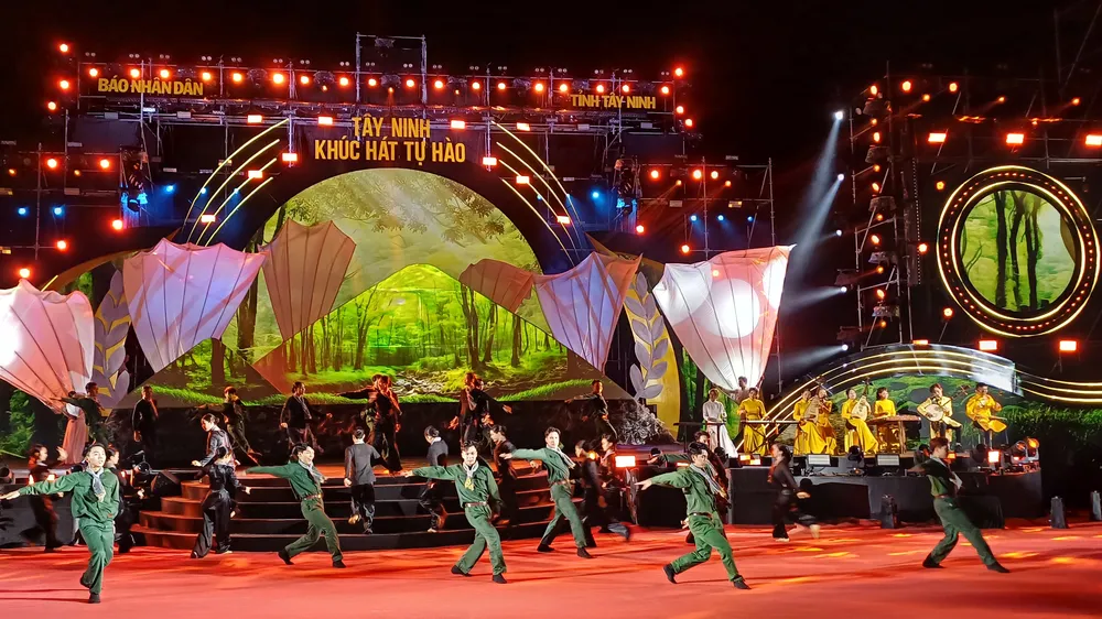 Chương trình nghệ thuật "Tây Ninh khúc hát tự hào"