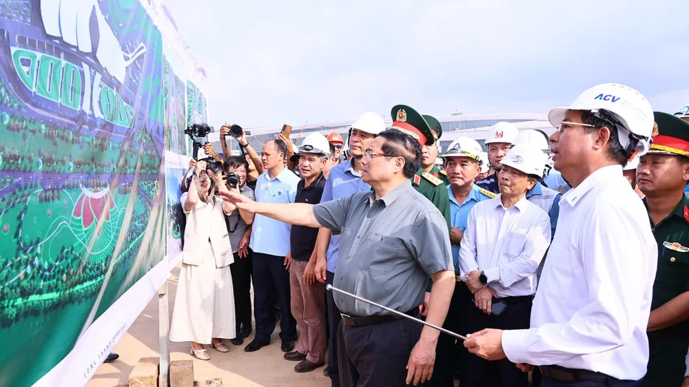 Thủ tướng kiểm tra sân bay Long Thành trước ngày đón chuyến bay đầu tiên