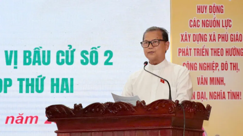 Đại biểu Quốc hội TPHCM (đơn vị số 2) tiếp xúc cử tri tại xã Phú Giáo