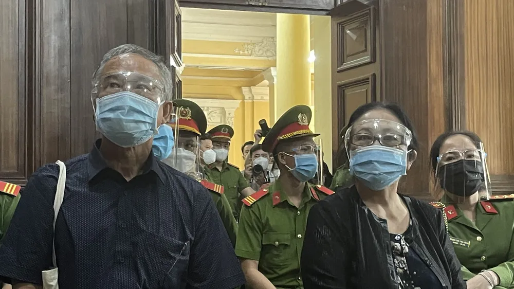 Trước tòa, nữ đại gia Dương Thị Bạch Diệp nói “không hiểu” cáo trạng 