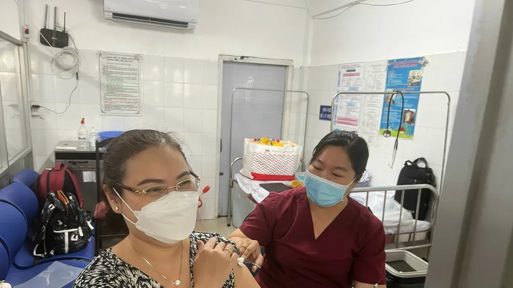 Quận 6: Tổ chức tiêm vaccine liều nhắc lại lần 2