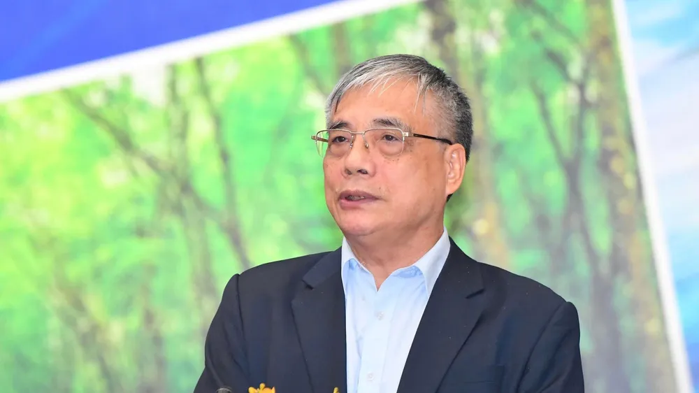 Chuyên gia kinh tế: TPHCM phát triển chậm lại là một nghịch lý
