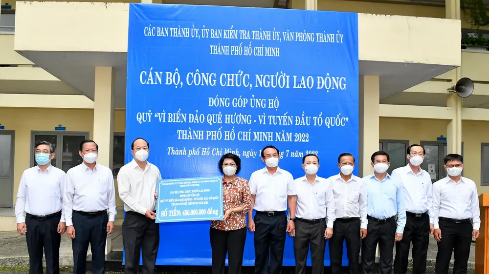 Gần 550 triệu đồng ủng hộ Quỹ “Vì biển đảo quê hương – Vì tuyến đầu Tổ quốc”
