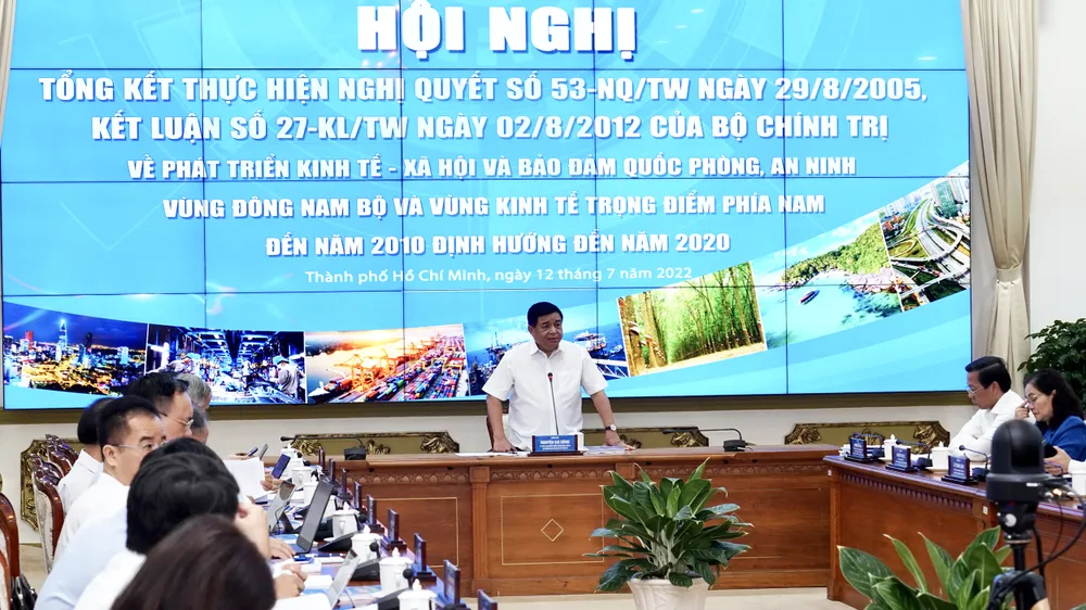 Ùn tắc giao thông gây cản trở lớn cho sự phát triển TPHCM