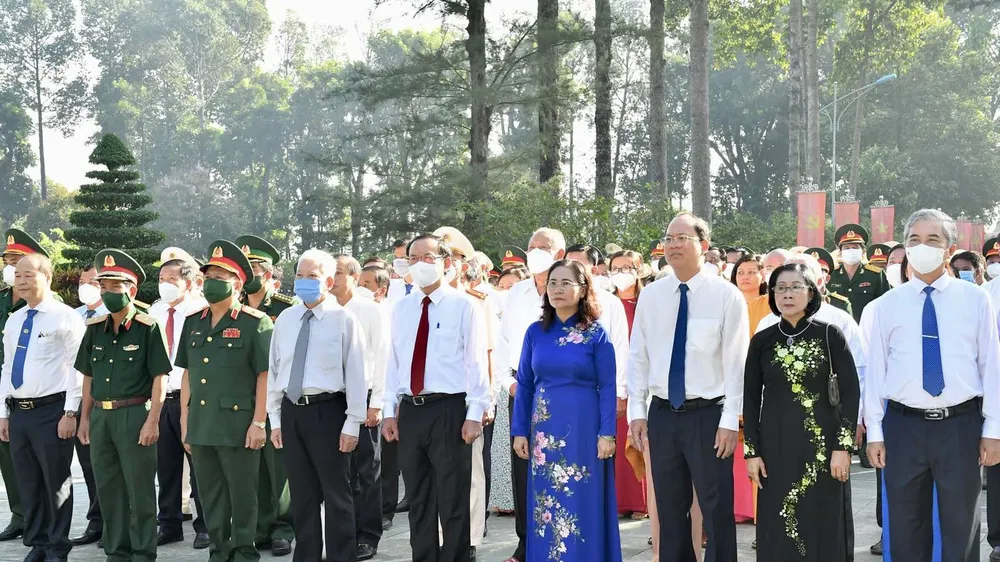 Đoàn lãnh đạo TPHCM dâng hoa, dâng hương tại “Đất thép thành đồng” Củ Chi