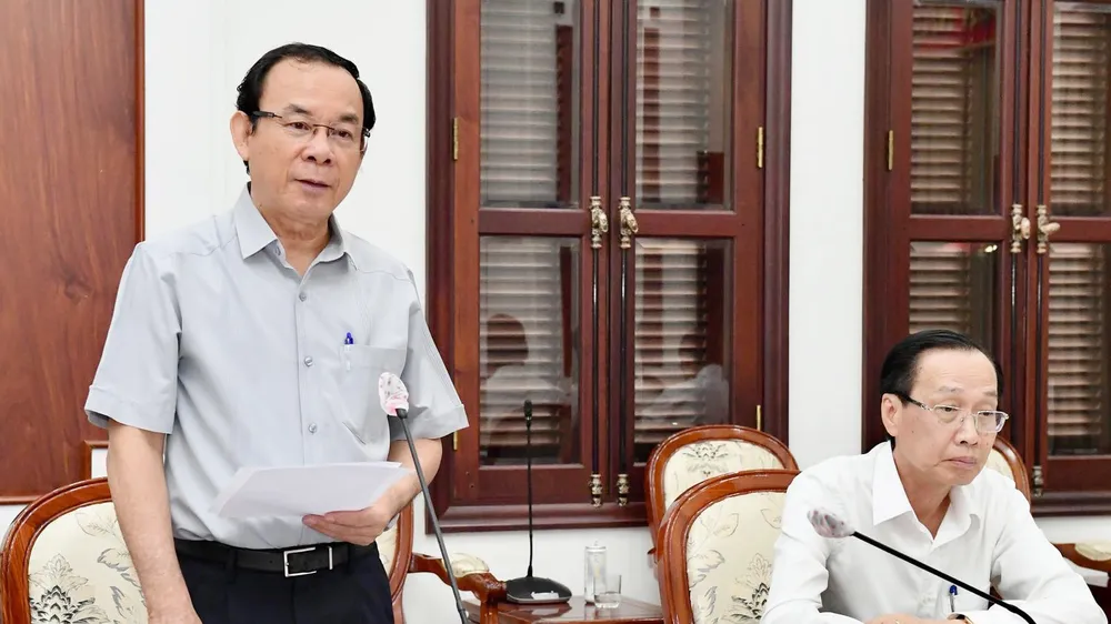 Xây dựng môi trường sống, làm việc để cán bộ phục vụ dân tốt hơn