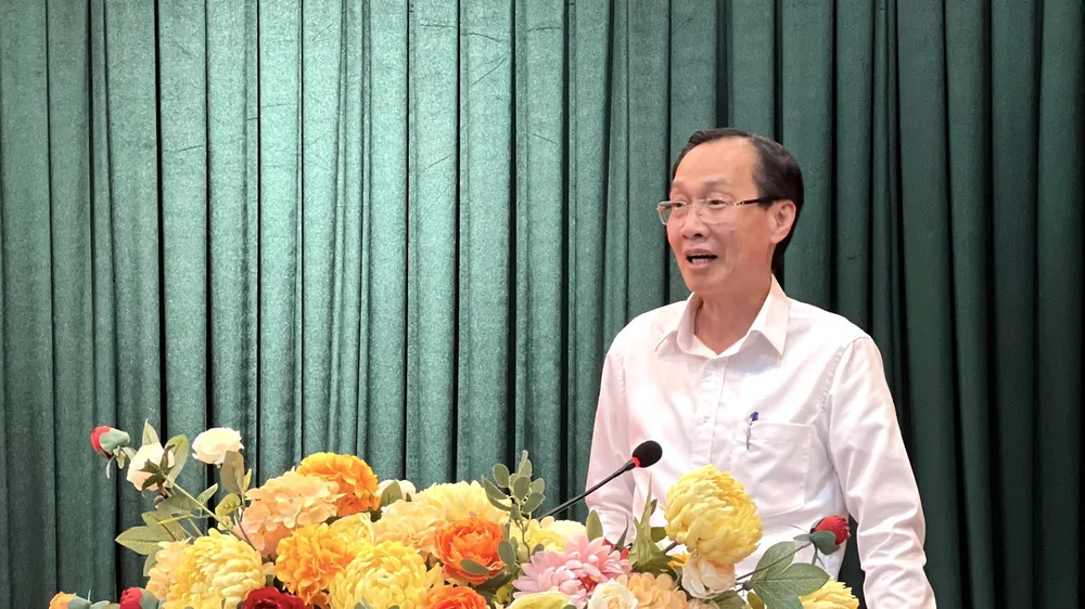 Đồng chí Lê Thanh Liêm đánh giá quận 6 đã nỗ lực hoàn thành cơ bản các chỉ tiêu, nhiệm vụ đề ra. Ảnh: THANH SANG