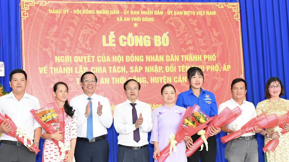 Chủ tịch UBND TPHCM Phan Văn Mãi dự lễ công bố thành lập khu phố, ấp tại huyện Cần Giờ