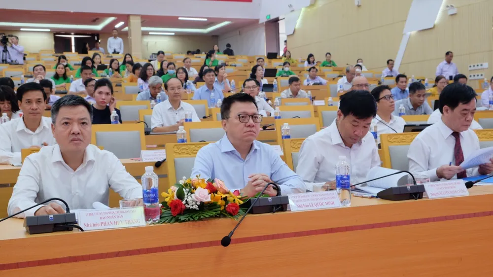 Phát huy vai trò của báo Đảng trong tuyên truyền xây dựng Đảng về đạo đức