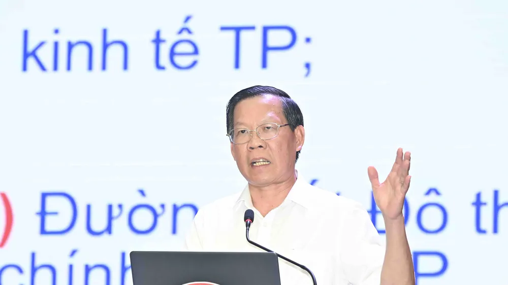 Chủ tịch UBND TPHCM Phan Văn Mãi báo cáo chuyên đề bồi dưỡng cán bộ lãnh đạo, quản lý của thành phố