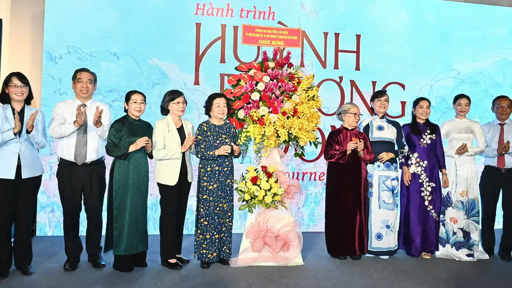 Khai mạc triển lãm "Hành trình Huỳnh Phương Đông" tại Nhà Trưng bày Triển lãm TPHCM
