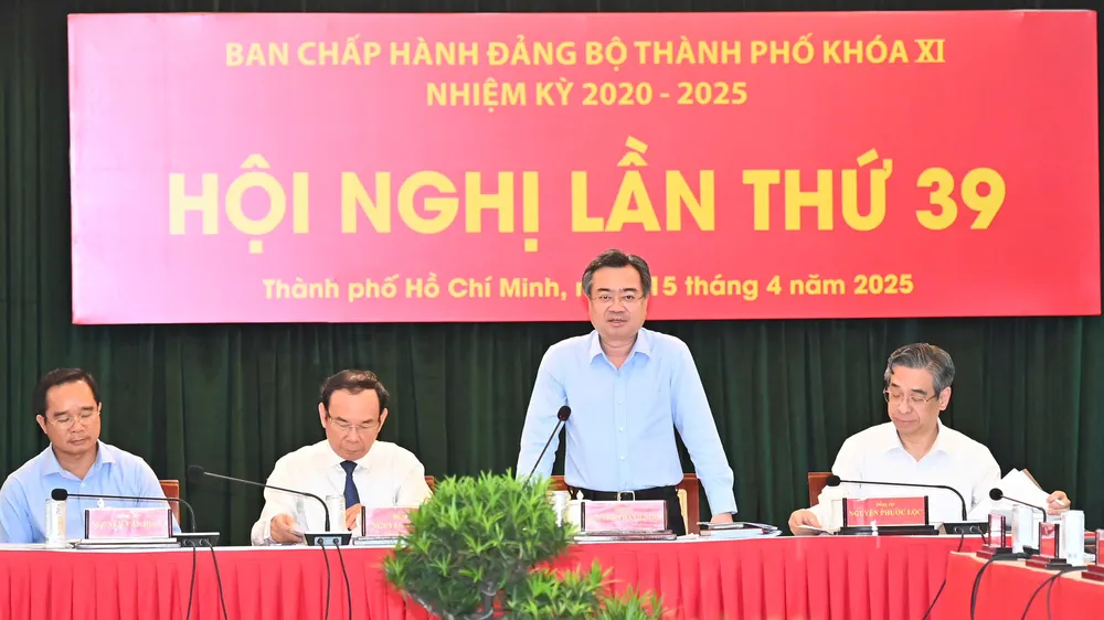 Phó Bí thư Thường trực Thành ủy TPHCM Nguyễn Thanh Nghị phát biểu