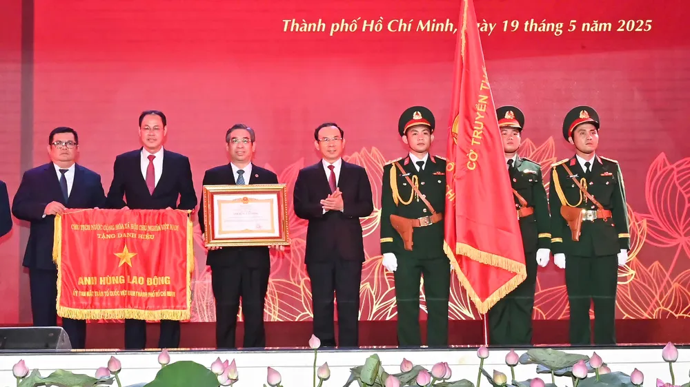 Ủy ban MTTQ Việt Nam TPHCM đón nhận danh hiệu “Anh hùng Lao động” 