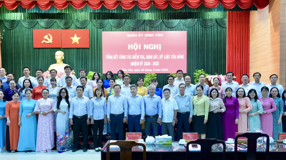 Đẩy mạnh ứng dụng công nghệ thông tin trong kiểm tra, giám sát