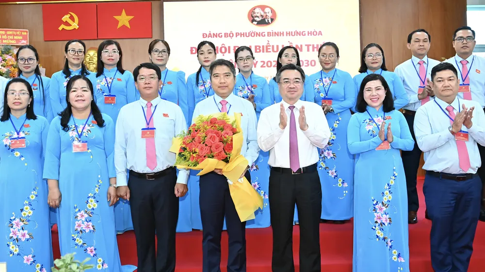 Khẩn trương di dời nghĩa trang Bình Hưng Hòa để xây dựng công viên sinh thái