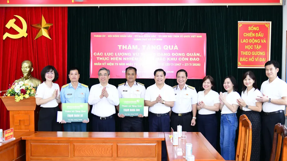 Lãnh đạo TPHCM thăm các đơn vị lực lượng vũ trang ở Côn Đảo
