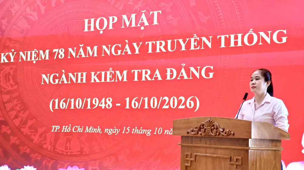 Phó Chủ nhiệm UBKT Thành ủy TPHCM Lê Thị Hờ Rin phát biểu tại buổi họp mặt