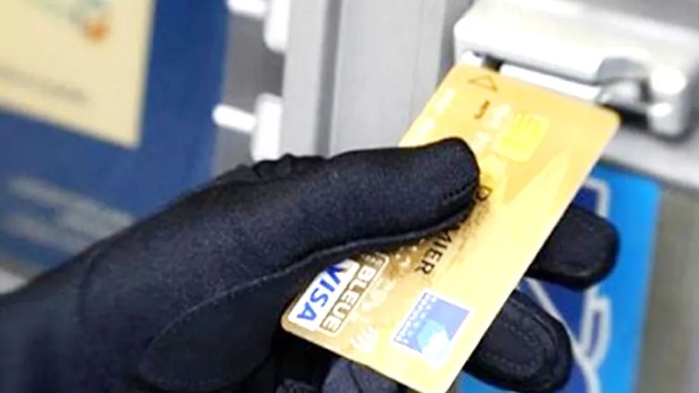 Trộm thông tin thẻ Visa để chiếm đoạt tiền