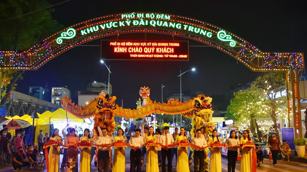 Ra mắt Phố đi bộ đêm quận 10