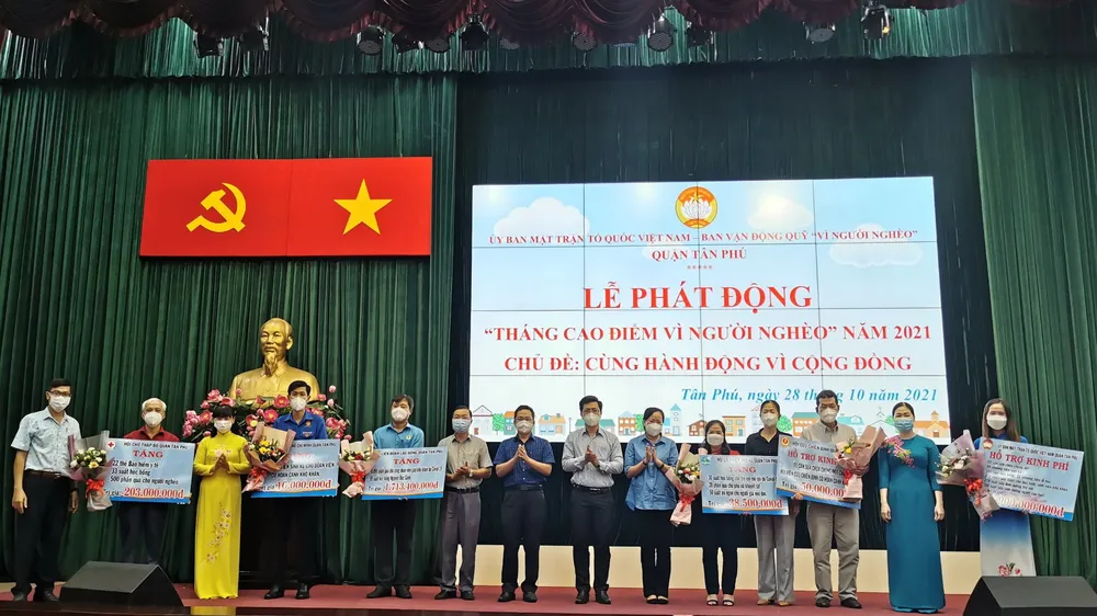 Quận Tân Phú: Tiếp nhận hơn 4,1 tỷ đồng chăm lo người nghèo