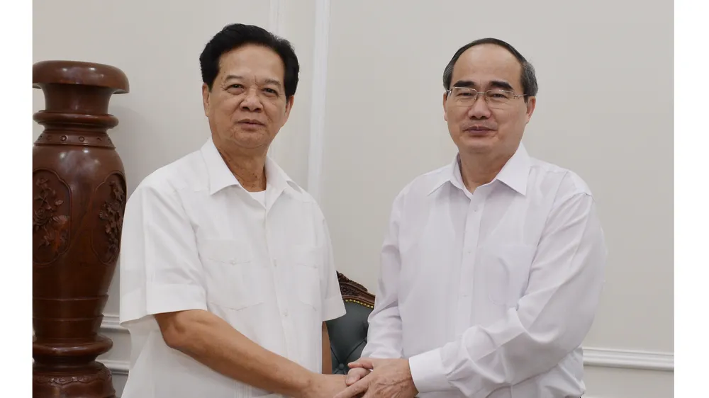 Bí thư Thành ủy TPHCM Nguyễn Thiện Nhân thăm, chúc Tết nguyên Thủ tướng Nguyễn Tấn Dũng