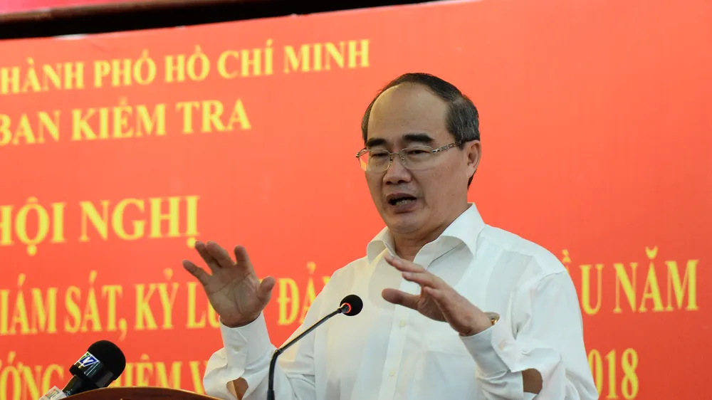Bí thư Thành ủy TPHCM Nguyễn Thiện Nhân phát biểu chỉ đạo tại hội nghị. Ảnh: KIỀU PHONG