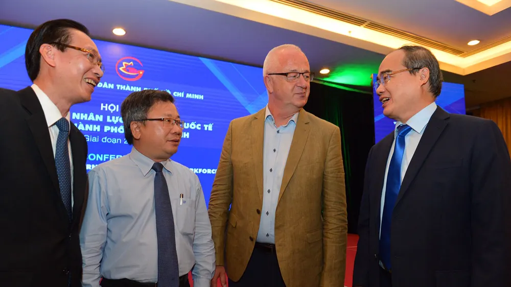 Bí thư Thành ủy TPHCM Nguyễn Thiện Nhân: Đào tạo nhân lực trí tuệ nhân tạo đạt trình độ quốc tế
