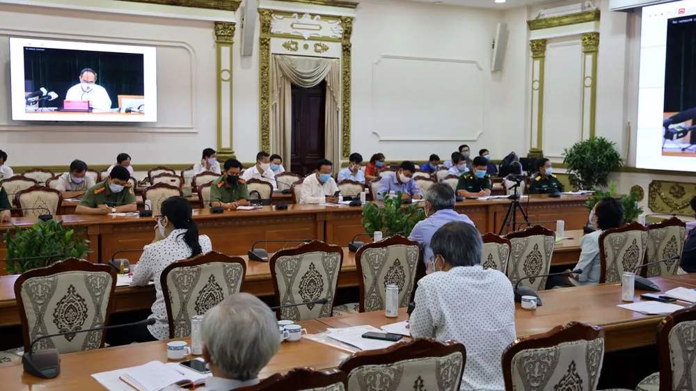 Buổi giao ban trực tuyến Ban Chỉ đạo phòng chống dịch Covid-19 TPHCM. Ảnh: HMC
