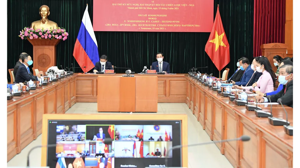 Bí thư Thành ủy TPHCM Nguyễn Văn Nên họp trực tuyến với Thống đốc thành phố Saint Petersburg