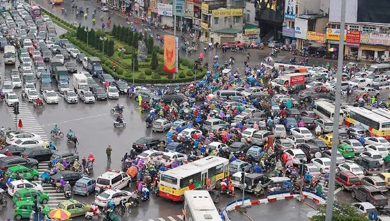 Kẹt xe tại nút giao thông Ô Chợ Dừa-Xã Đàn (Hà Nội)