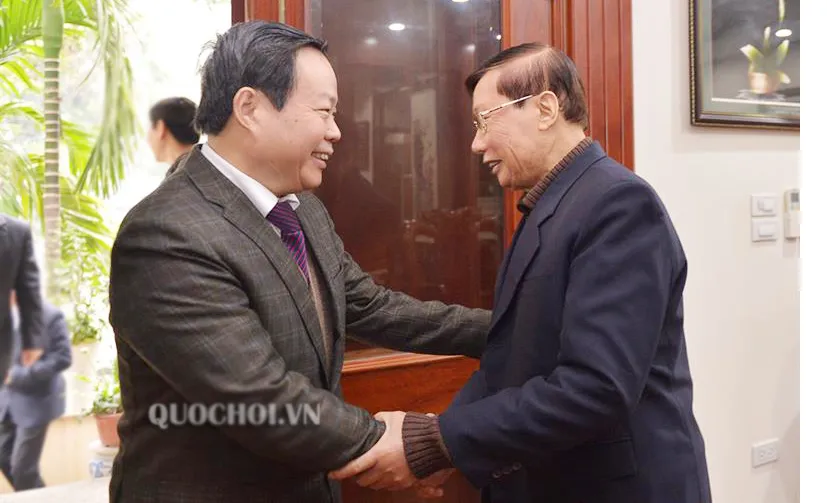 Phó Chủ tịch Quốc hội Phùng Quốc Hiển chúc tết các đồng chí nguyên lãnh đạo Đảng, Nhà nước, Quốc hội