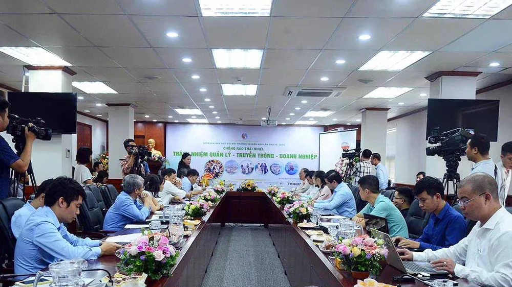 Toàn cảnh diễn đàn 