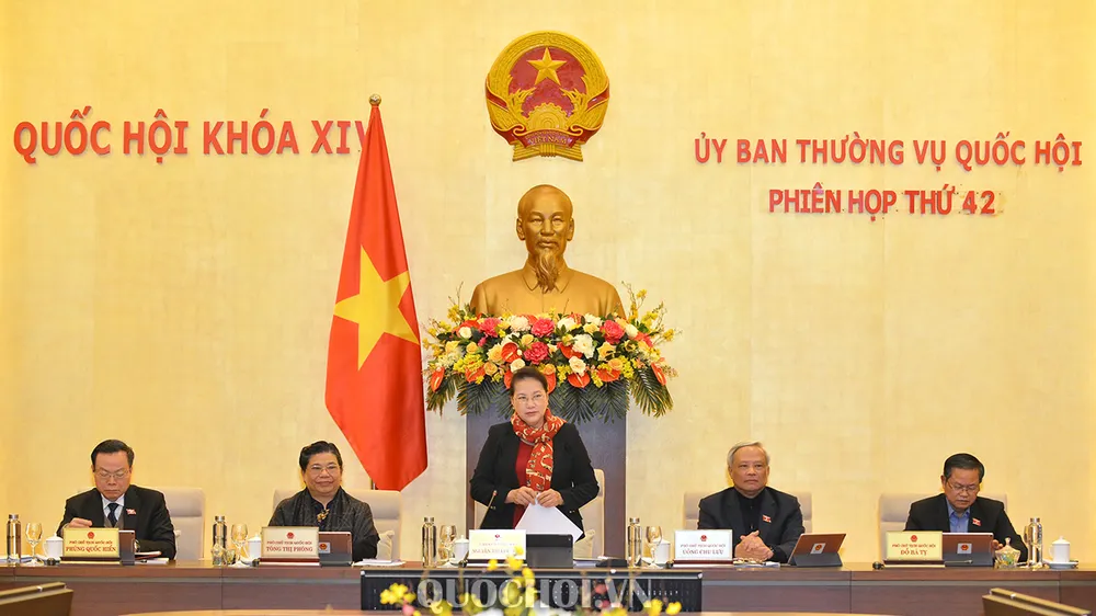 Sáng 10-2, dưới sự chủ trì của Chủ tịch Quốc hội Nguyễn Thị Kim Ngân, Ủy ban Thường vụ Quốc hội khai mạc phiên họp thứ 42
