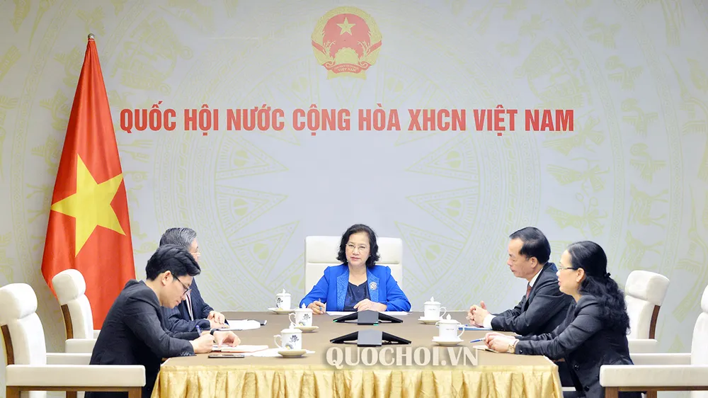 Chủ tịch Quốc hội Nguyễn Thị Kim Ngân điện đàm với Chủ tịch Quốc hội Lào Pany Yathotou 