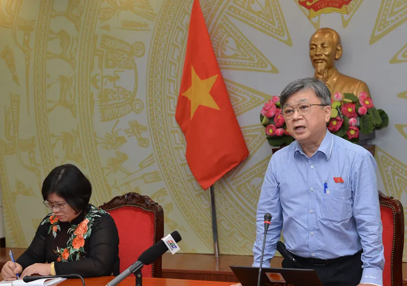 ĐB Trương Trọng Nghĩa cho rằng "Nếu không chuẩn bị kỹ càng, rất có thể tiệc thì người khác ăn, mà nợ thì chúng ta gánh". Ảnh: VIỆT DŨNG
