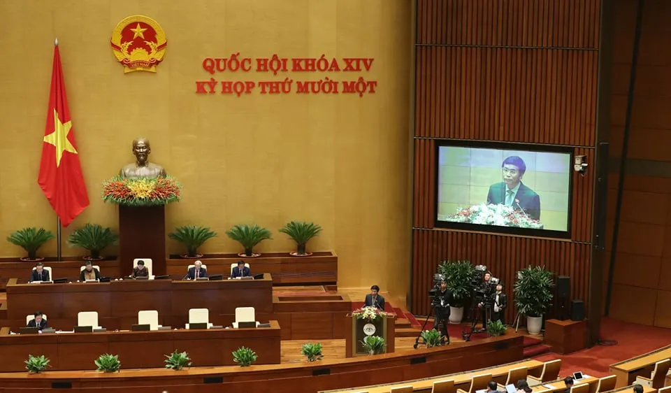 Cuối buổi sáng 25-3, Quốc hội nghe Tổng Thư ký Quốc hội Nguyễn Hạnh Phúc, Chánh Văn phòng Hội đồng bầu cử quốc gia trình bày báo cáo về công tác chuẩn bị bầu cử. Ảnh: QUANG PHÚC 