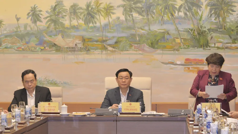 Chủ tịch Quốc hội Vương Đình Huệ làm việc với Uỷ ban Về các vấn đề xã hội 