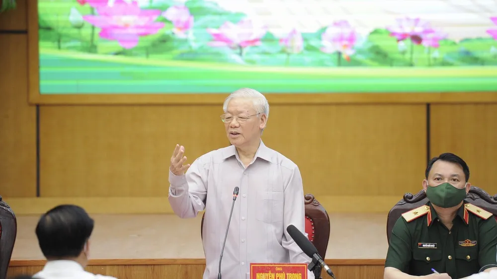 Tổng Bí thư Nguyễn Phú Trọng dành nhiều thời gian để tâm sự với cử tri về toàn bộ quá trình công tác, phấn đấu của mình tại Hà Nội và Trung ương. Ảnh: QUANG PHÚC