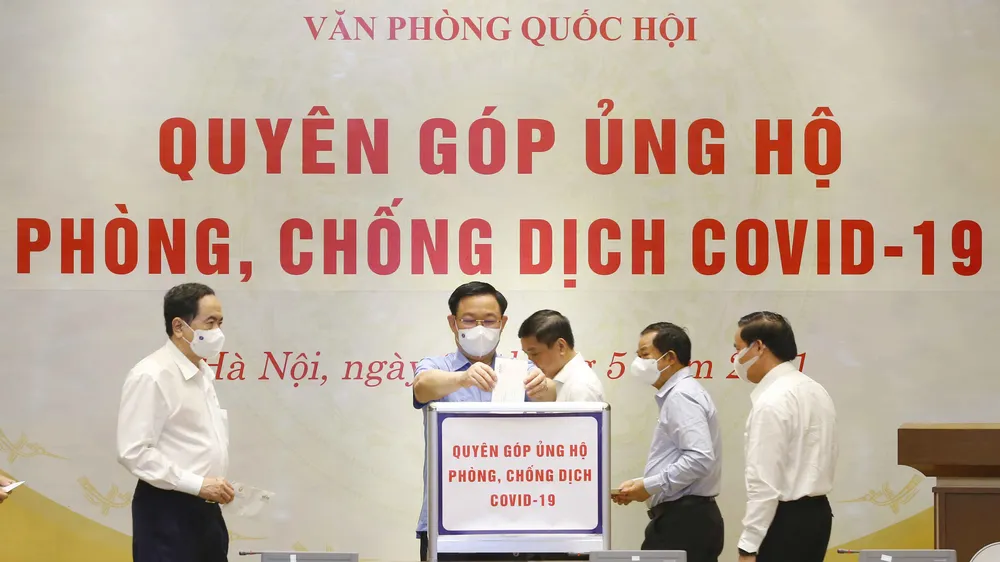 Chủ tịch Quốc hội Vương Đình Huệ quyên góp ủng hộ Quỹ phòng chống dịch Covid-19