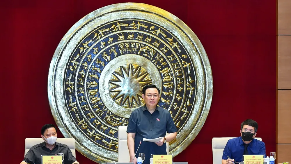 Chủ tịch Quốc hội Vương Đình Huệ chủ trì buổi làm việc. Ảnh: VIẾT CHUNG
