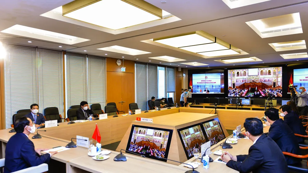 Đoàn đại biểu Quốc hội Việt Nam tham dự hội nghị điểm cầu tại Hà Nội
